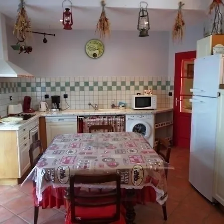 House Maison Pedarbou