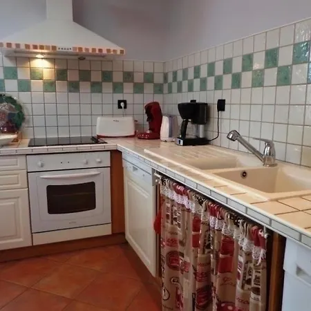 House Maison Pedarbou بيت للعطل