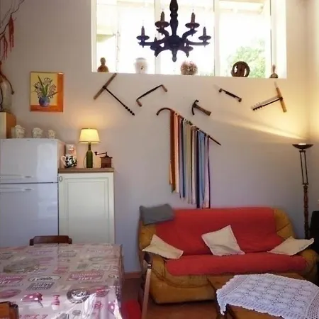 House Maison Pedarbou بيت للعطل *