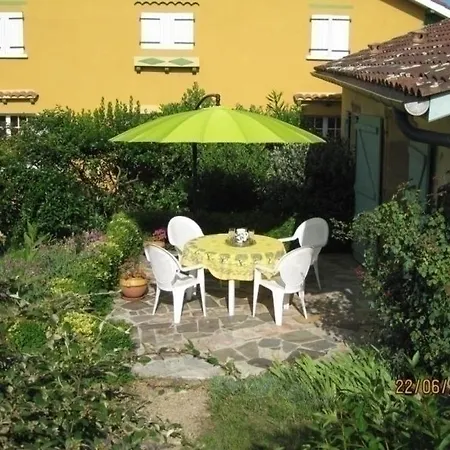 House Maison Pedarbou